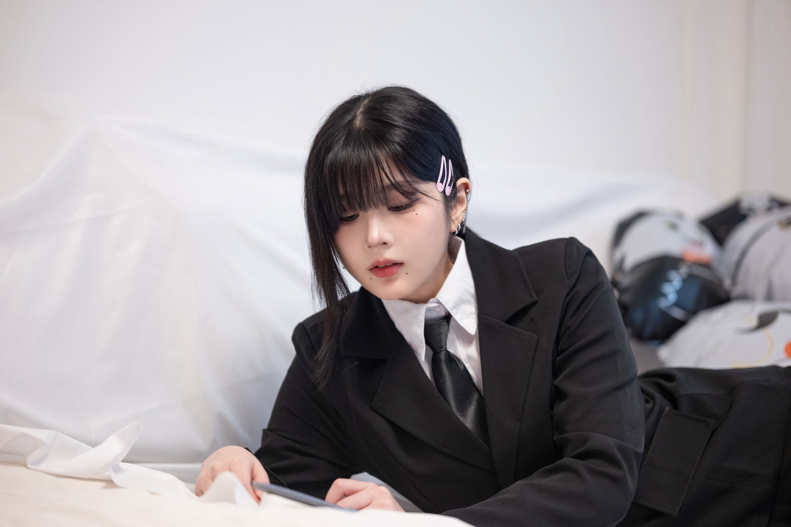 姜仁卿 Kang In-kyung - Halloween/(72P)