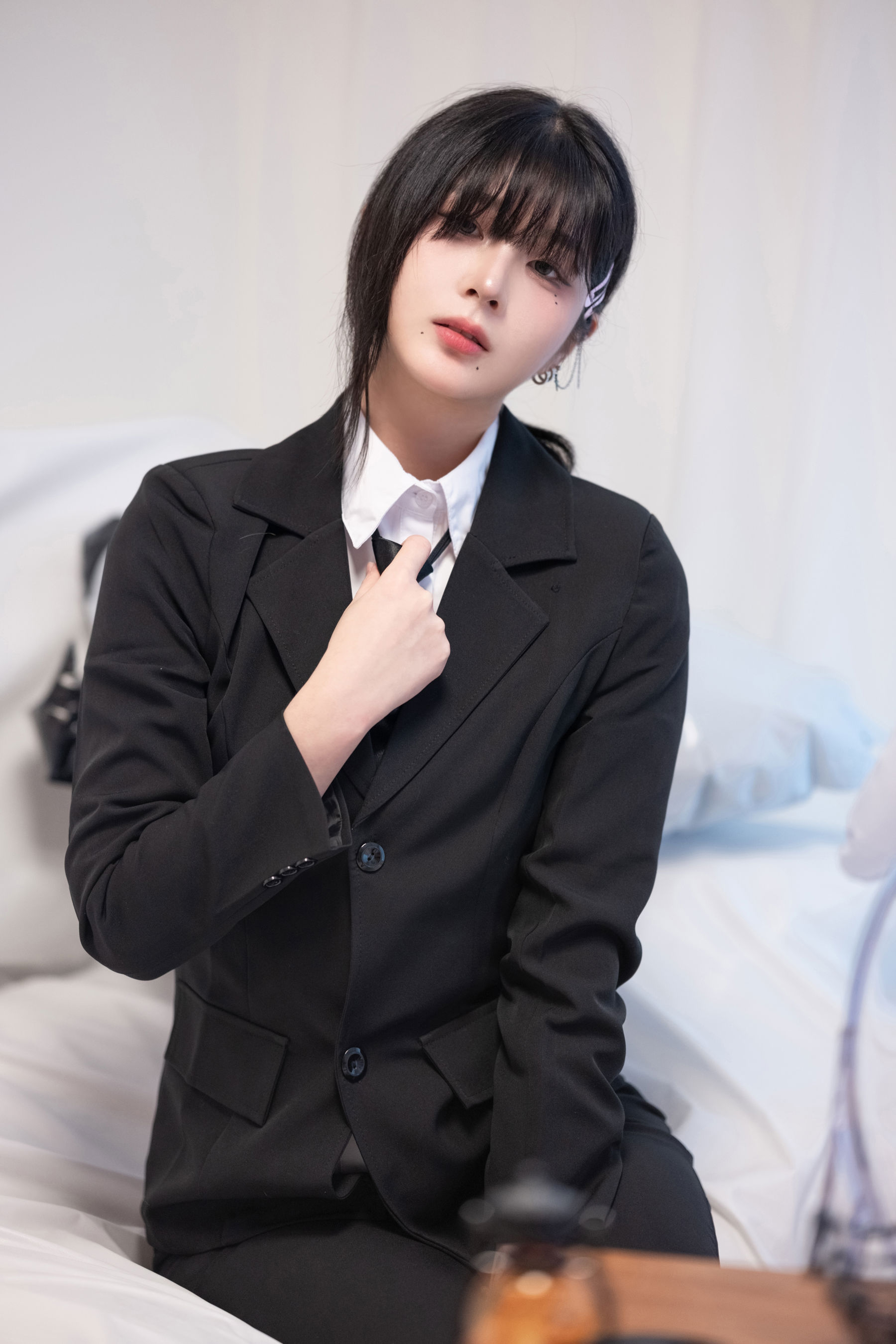 姜仁卿 Kang In-kyung - Halloween/(72P)