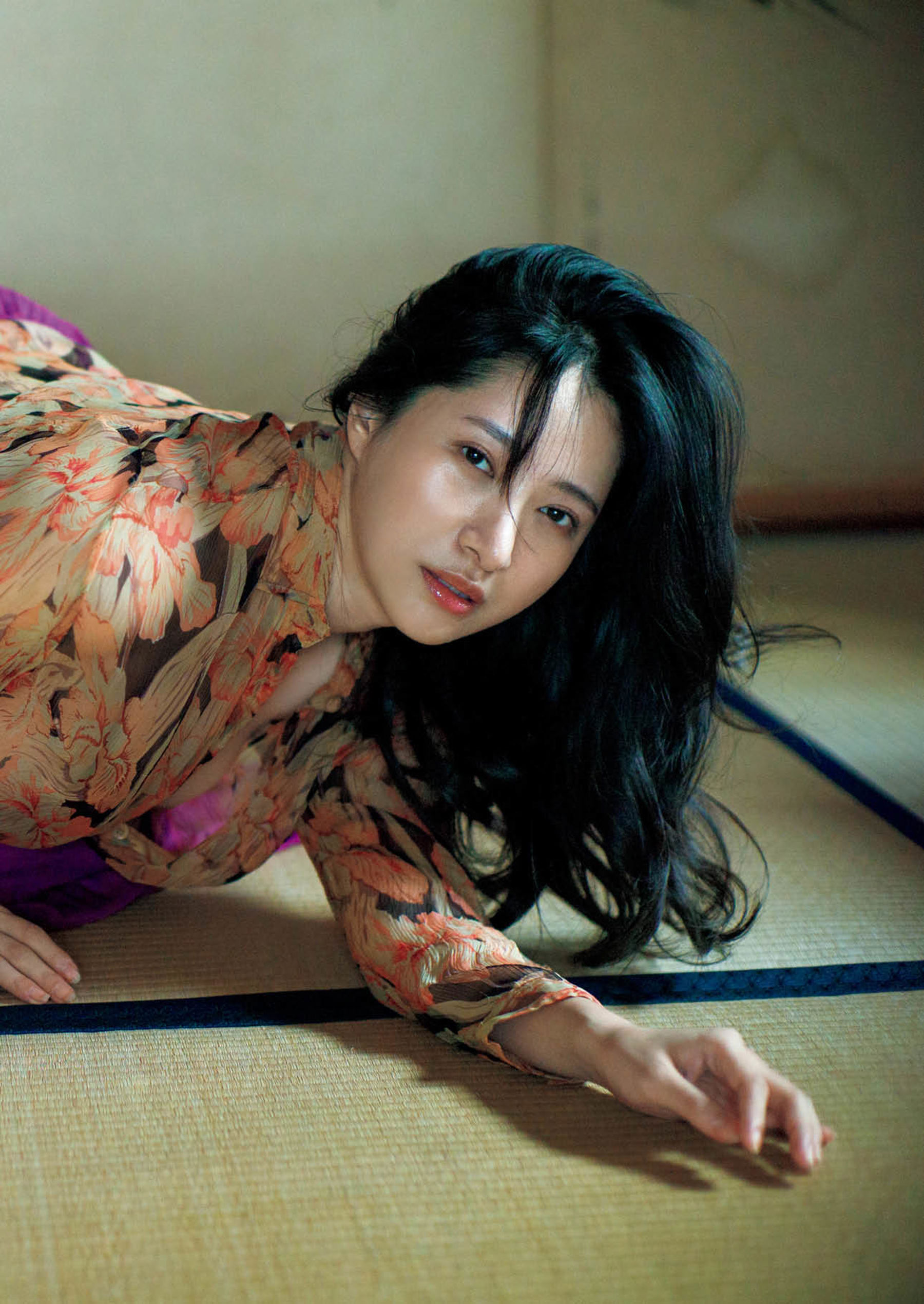 染谷有香 - 赤いアルバム 2015-2025/(75P)