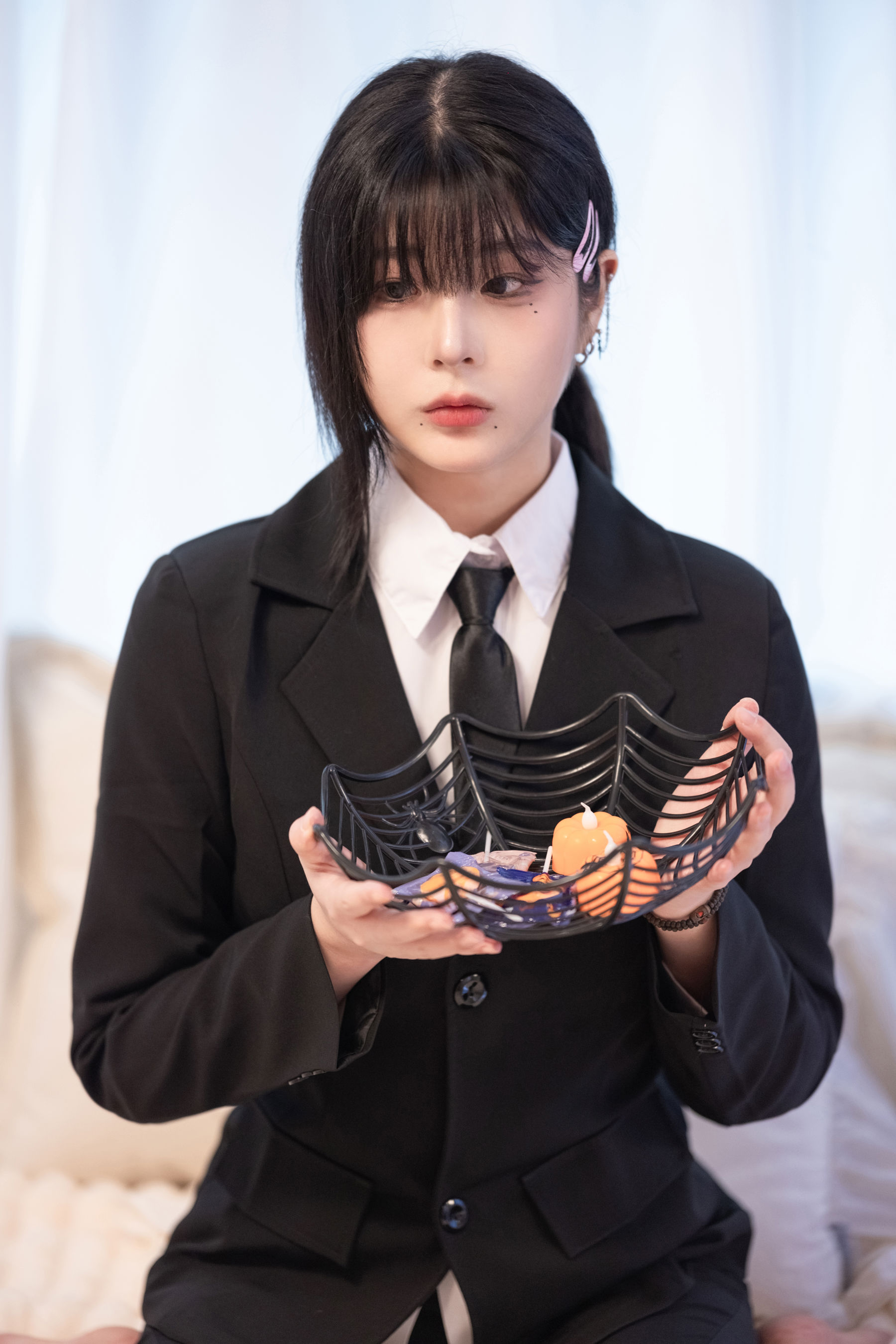 姜仁卿 Kang In-kyung - Halloween/(72P)