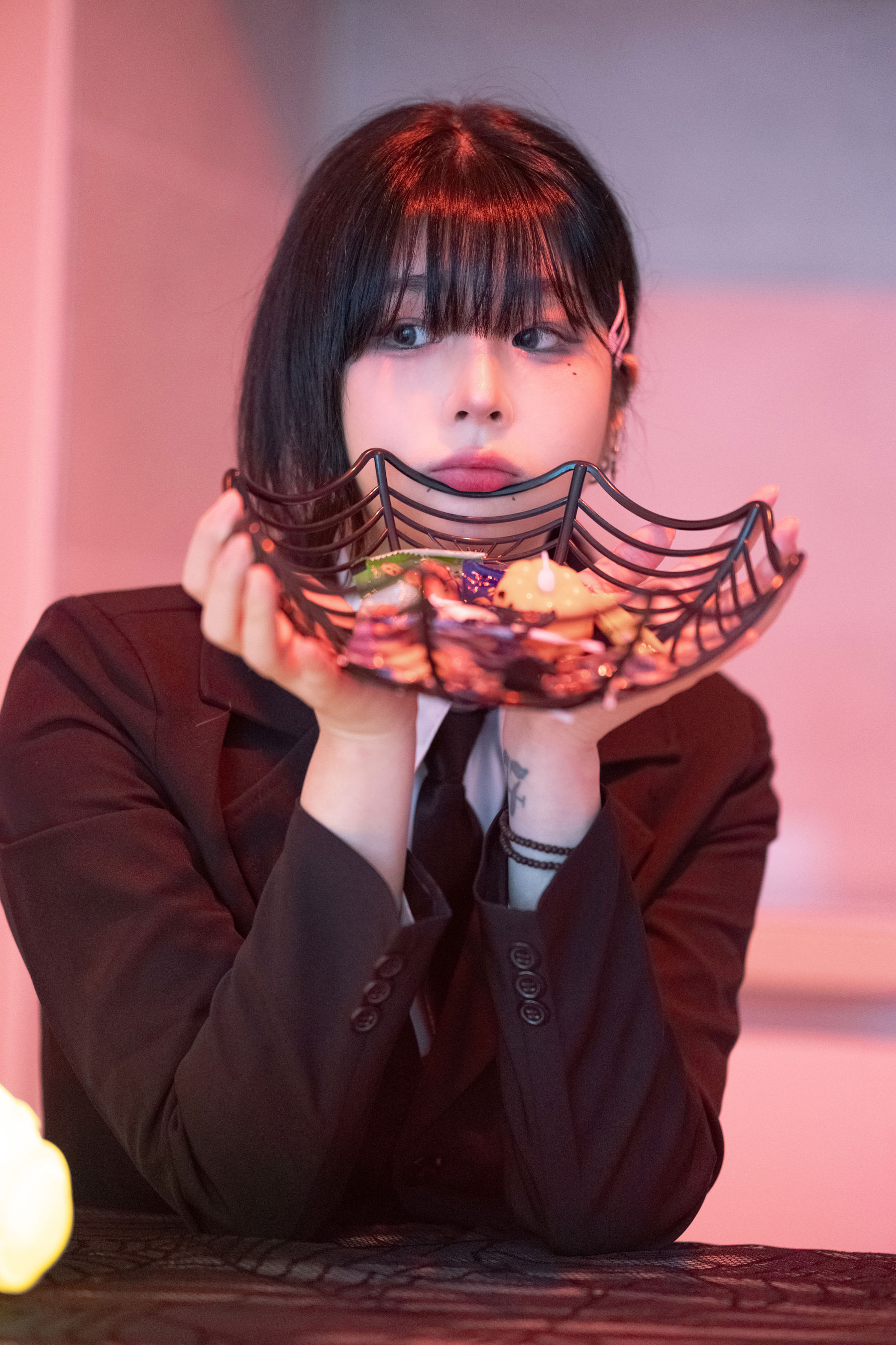 姜仁卿 Kang In-kyung - Halloween/(72P)