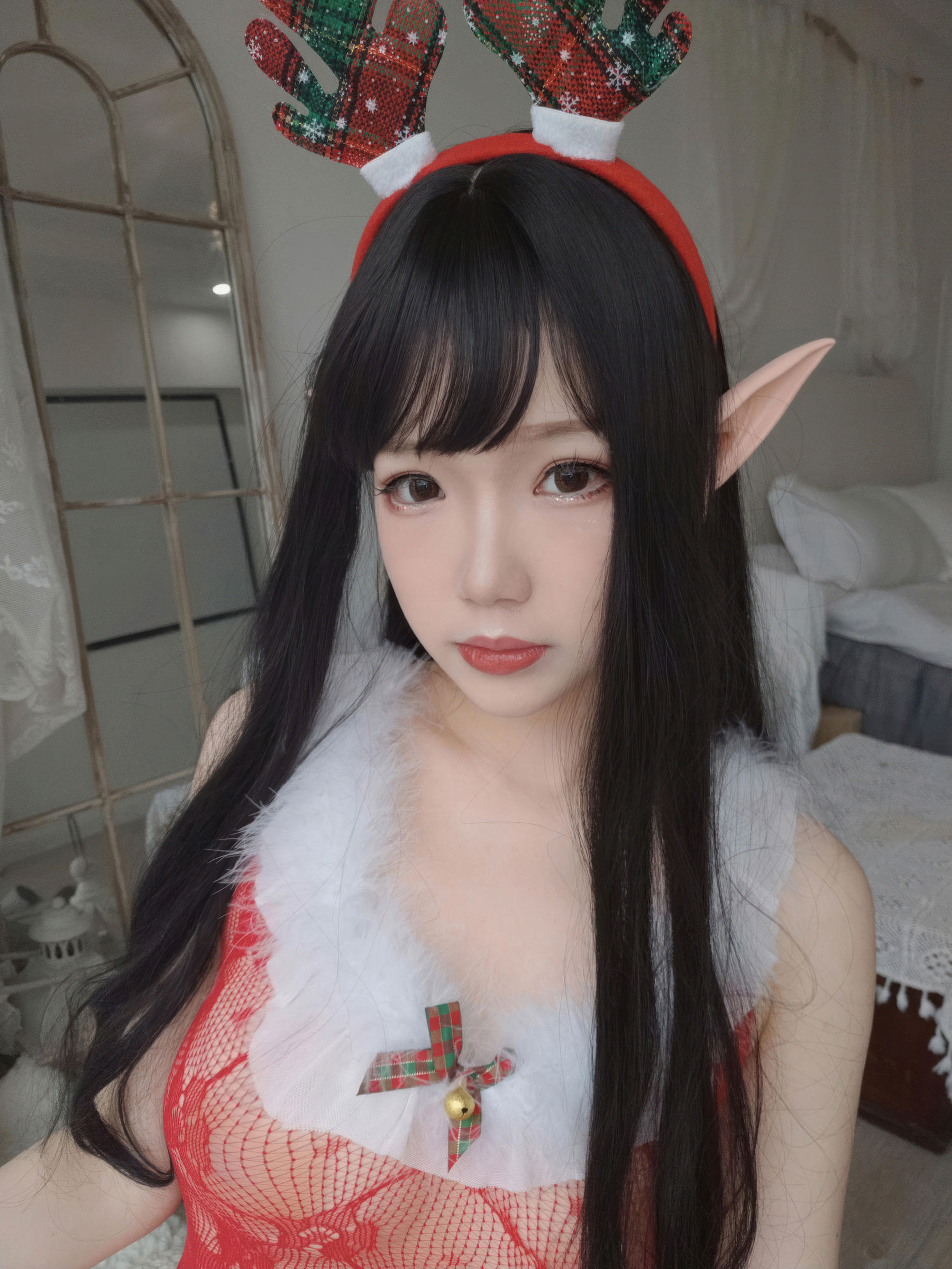 动漫博主 雪晴Astra - 2020圣诞节自拍/(140P)