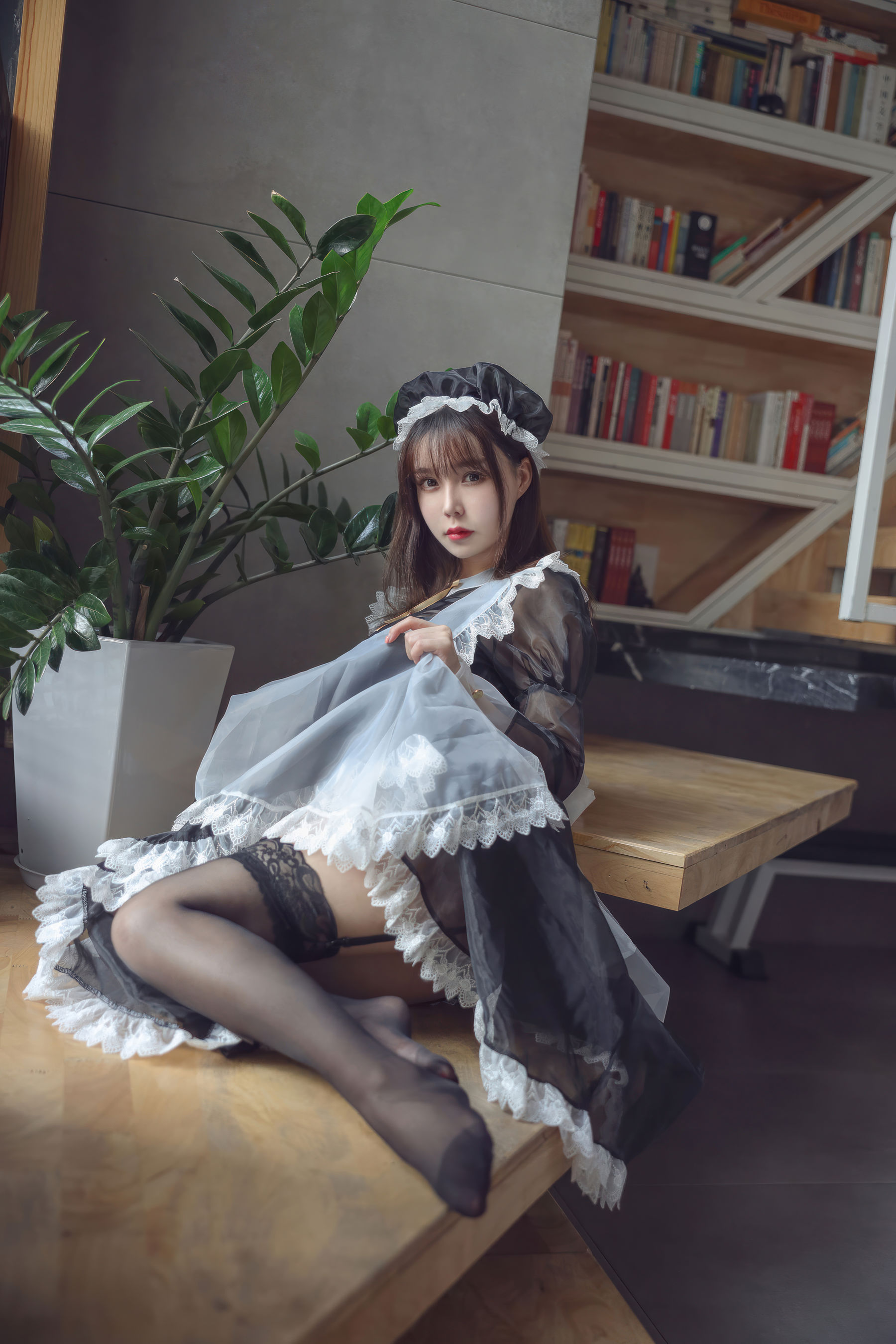 亚马逊鲶鱼 - 黑色透明女仆/(18P)