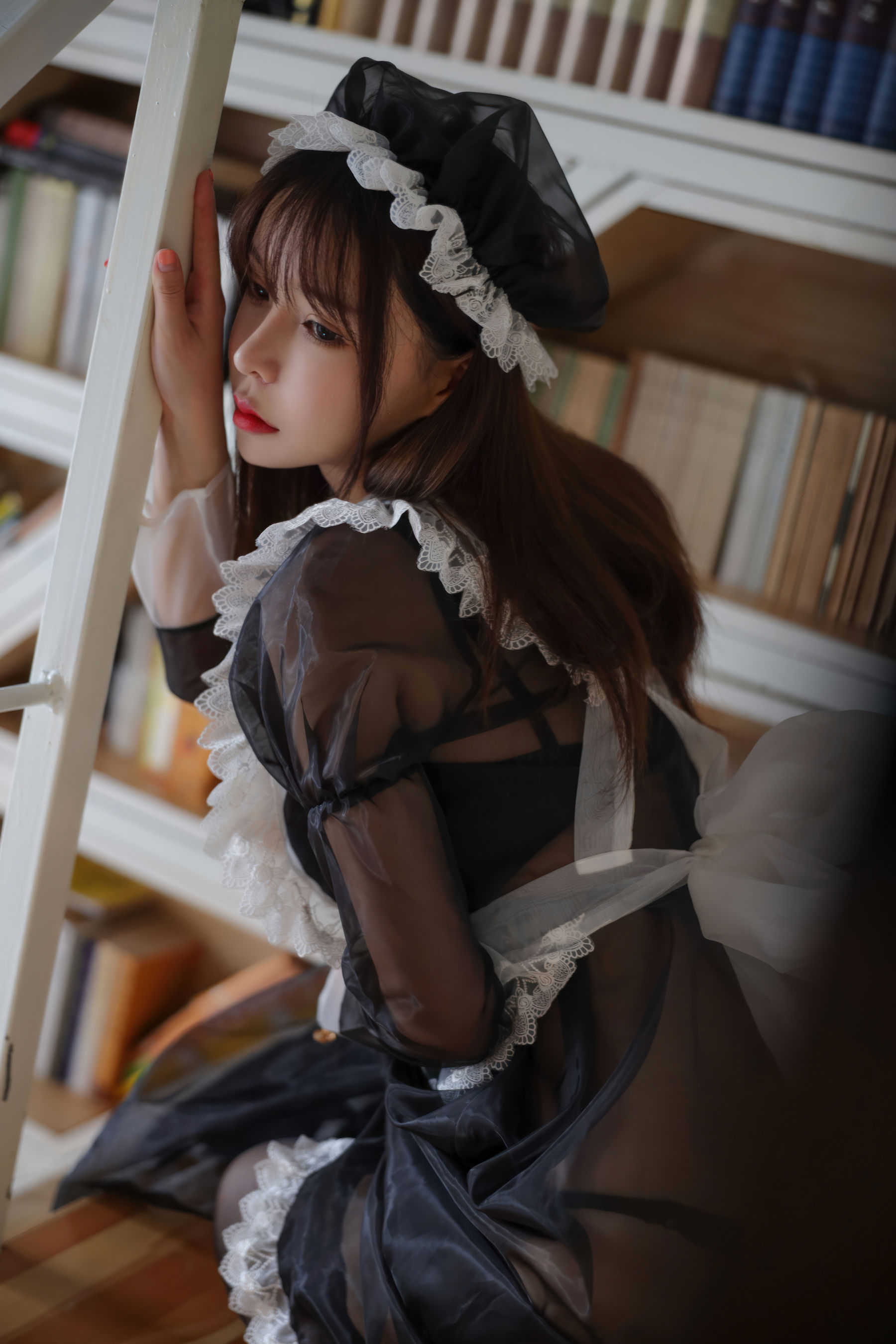 亚马逊鲶鱼 - 黑色透明女仆/(18P)