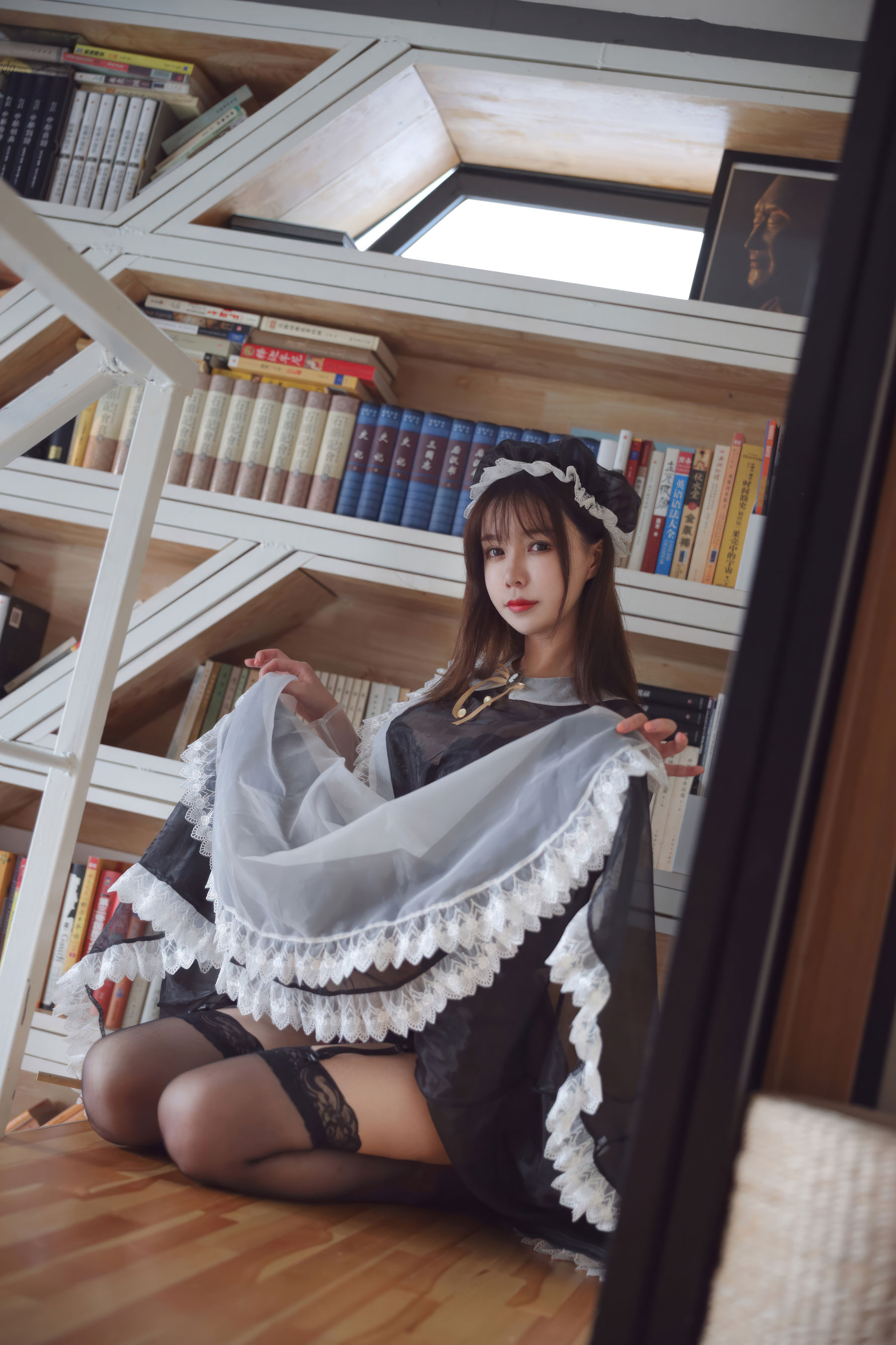 亚马逊鲶鱼 - 黑色透明女仆/(18P)