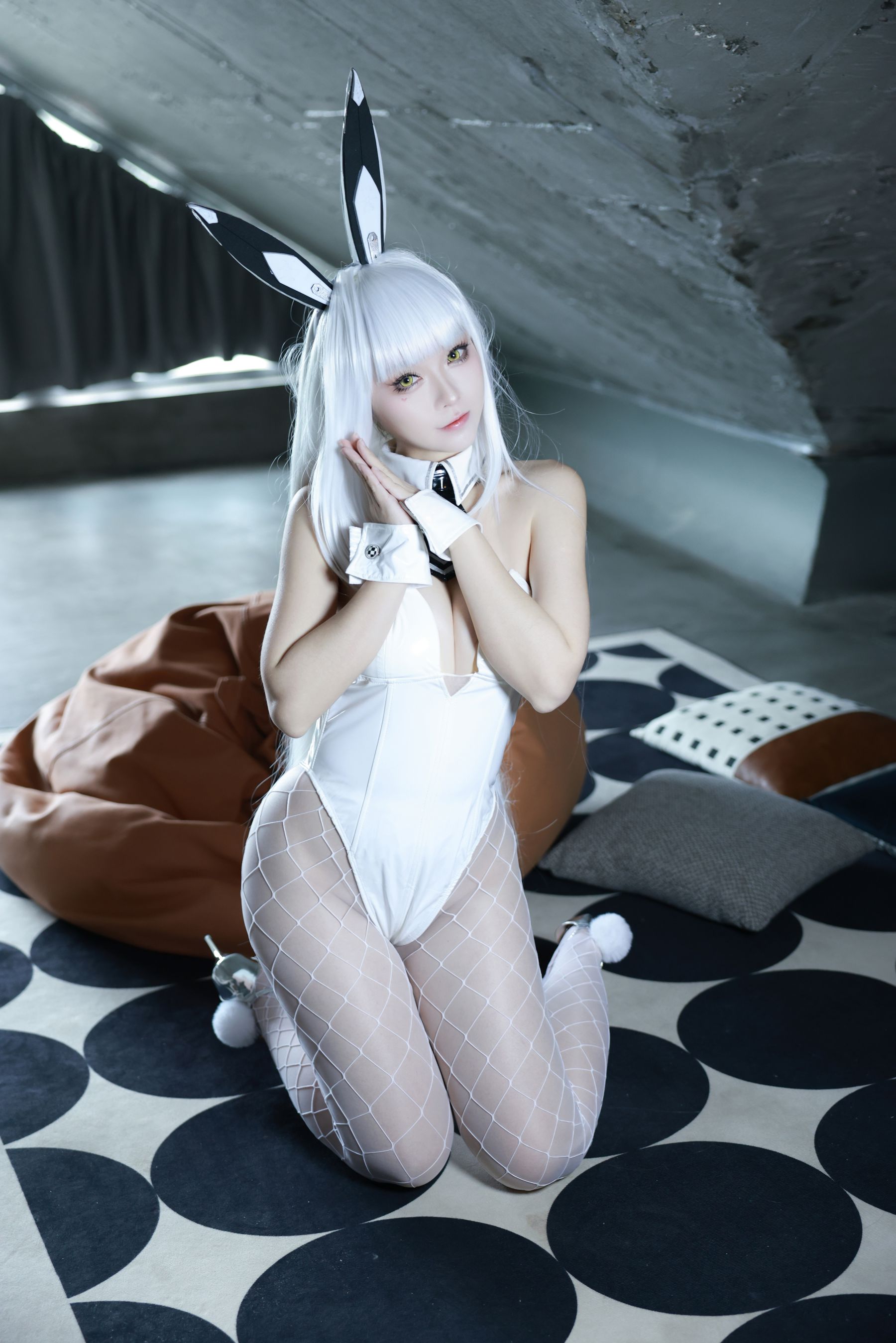 动漫博主 G44不会受伤 - 布兰儿兔女郎/(51P)