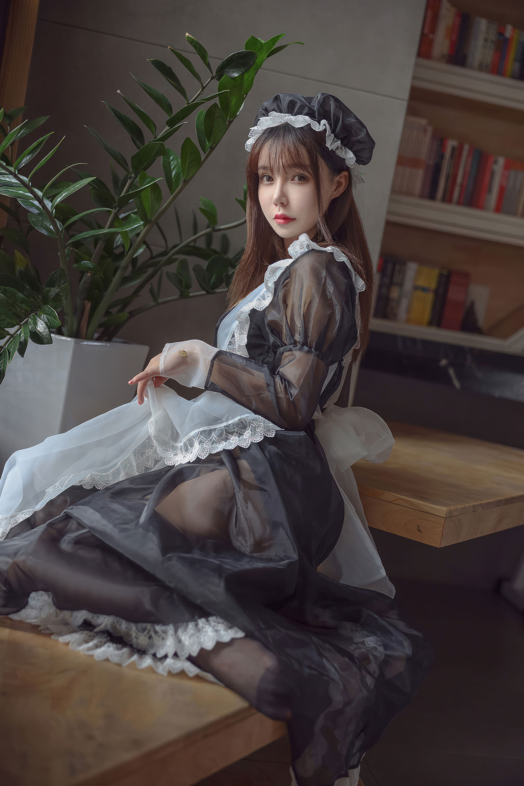 亚马逊鲶鱼 - 黑色透明女仆/(18P)