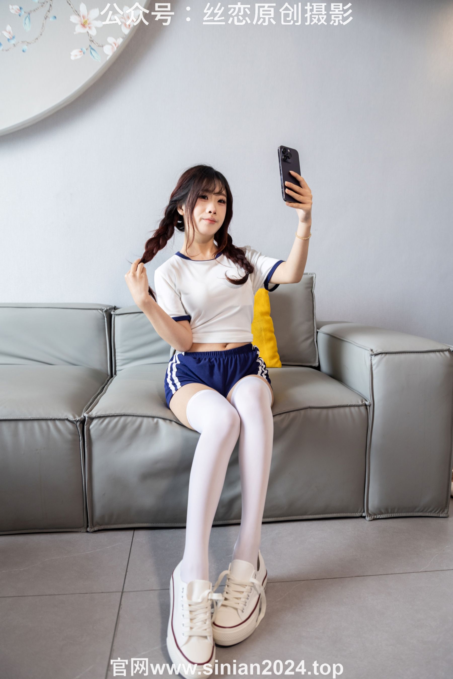 丝恋摄影 No.056 小梦-经典蓝白体操服  厚白丝袜 白色帆布鞋/(197P)