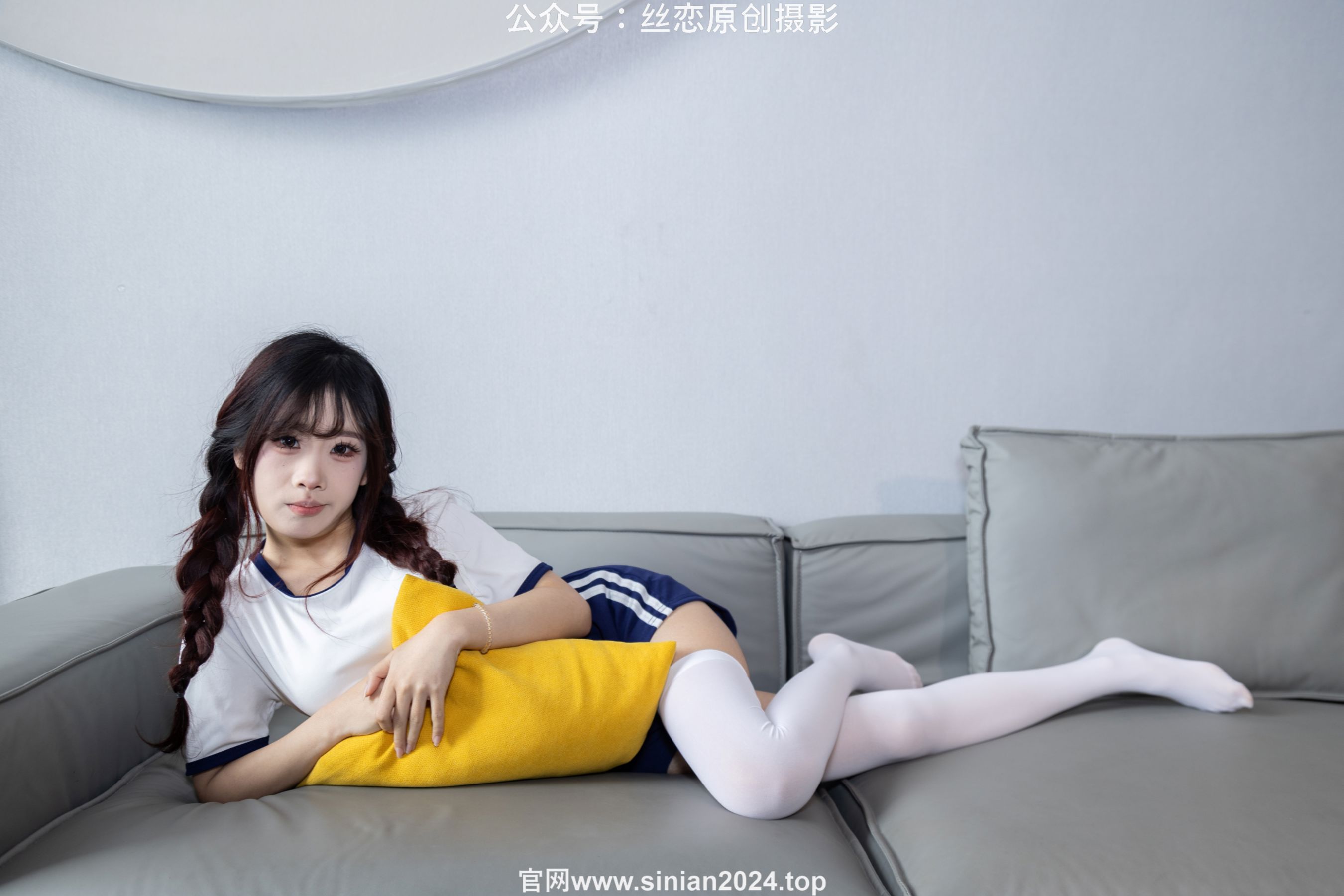 丝恋摄影 No.056 小梦-经典蓝白体操服  厚白丝袜 白色帆布鞋/(197P)
