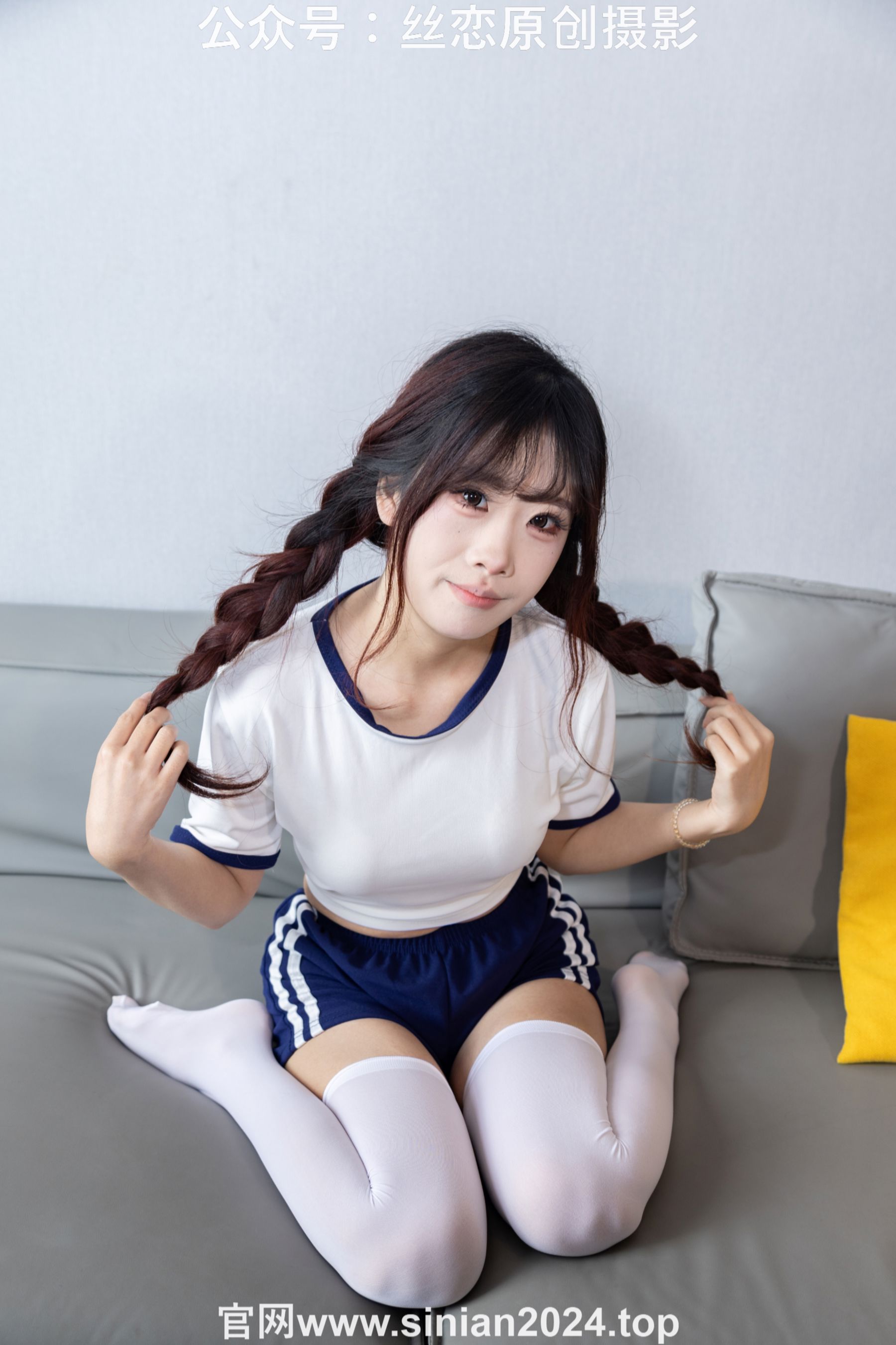 丝恋摄影 No.056 小梦-经典蓝白体操服  厚白丝袜 白色帆布鞋/(197P)
