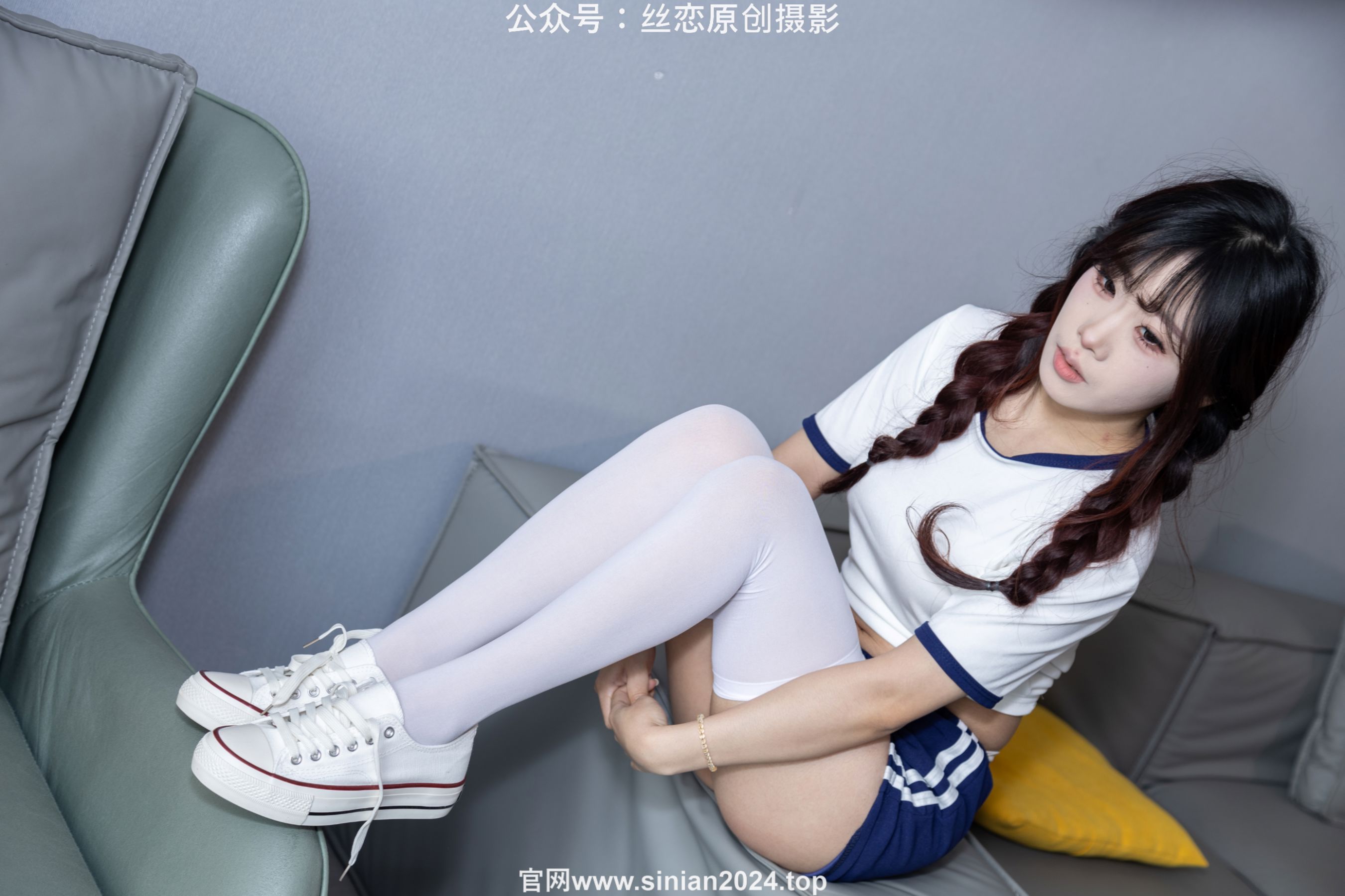 丝恋摄影 No.056 小梦-经典蓝白体操服  厚白丝袜 白色帆布鞋/(197P)