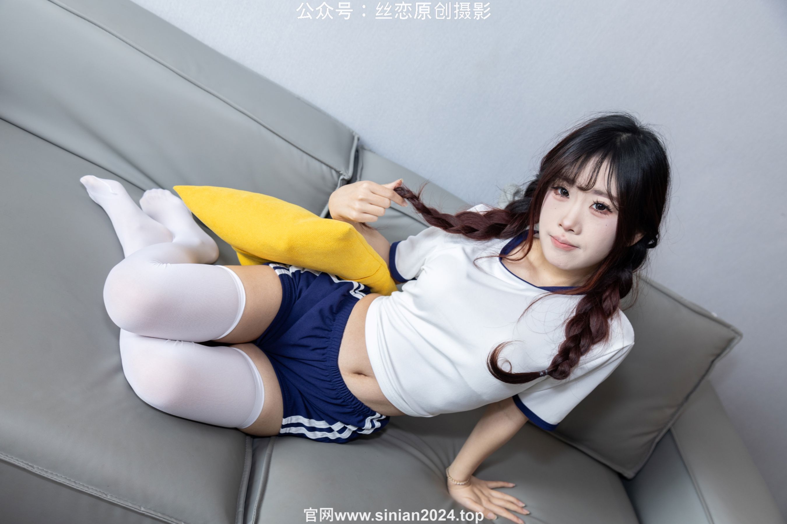 丝恋摄影 No.056 小梦-经典蓝白体操服  厚白丝袜 白色帆布鞋/(197P)