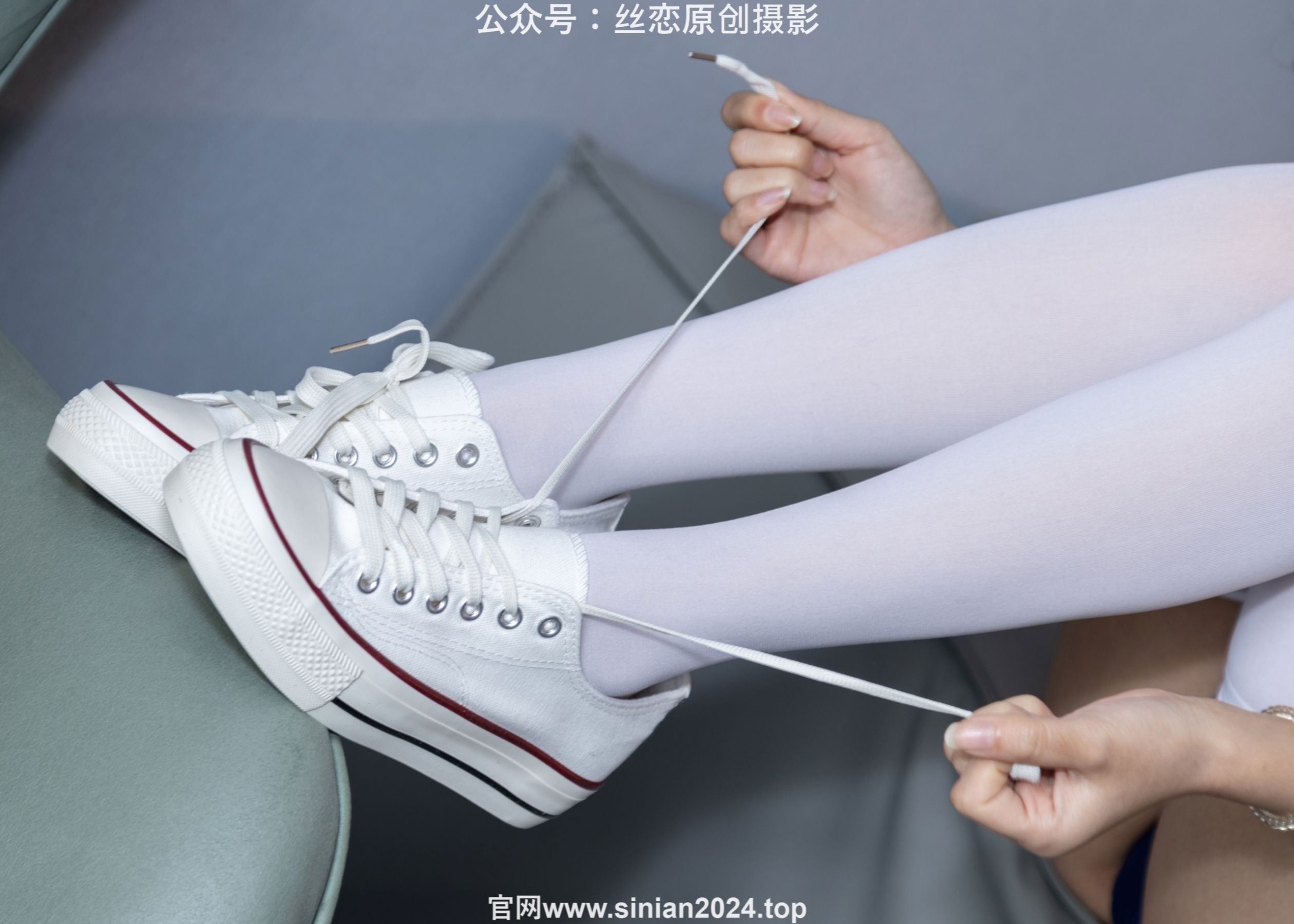 丝恋摄影 No.056 小梦-经典蓝白体操服  厚白丝袜 白色帆布鞋/(197P)