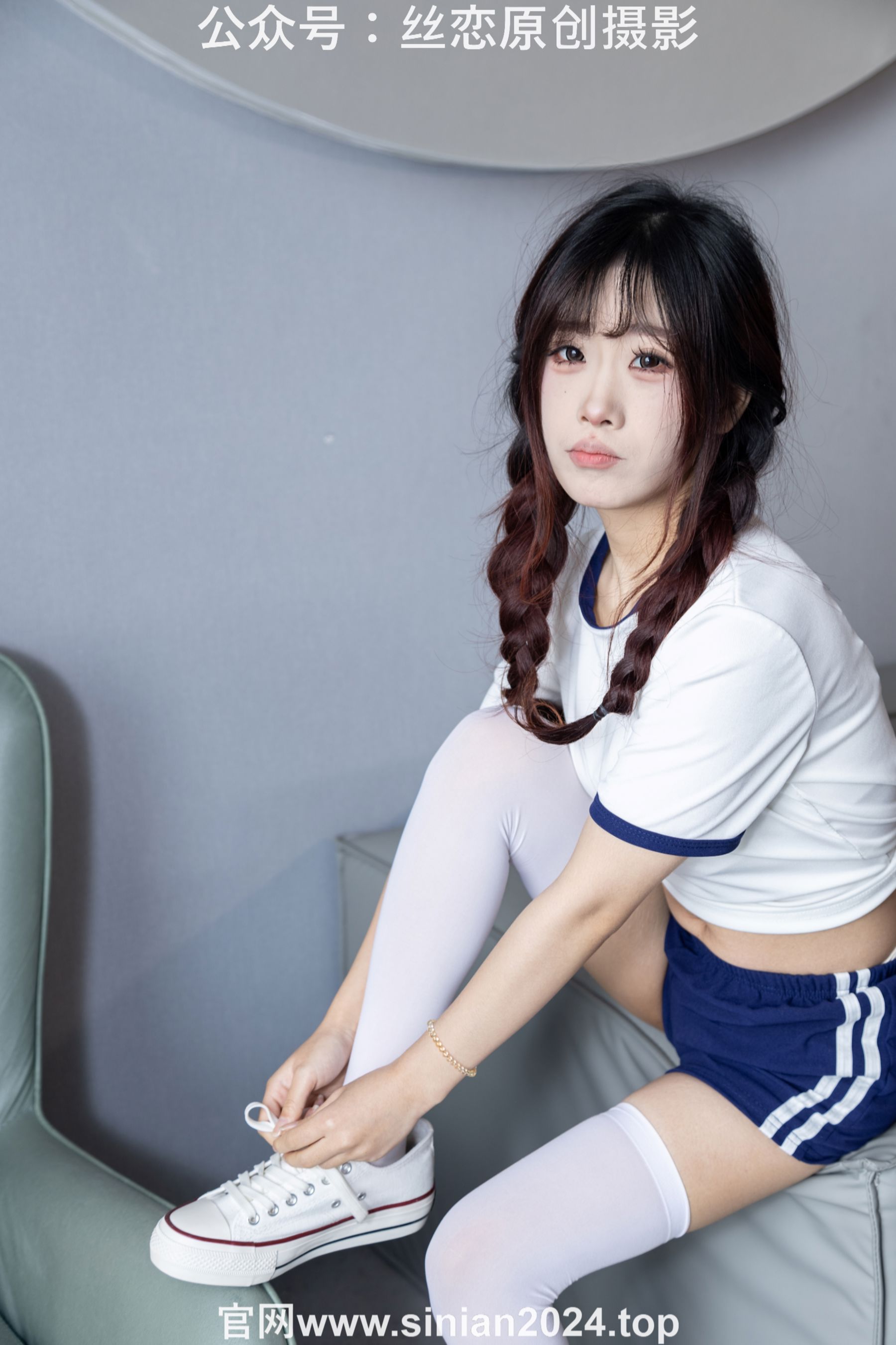 丝恋摄影 No.056 小梦-经典蓝白体操服  厚白丝袜 白色帆布鞋/(197P)