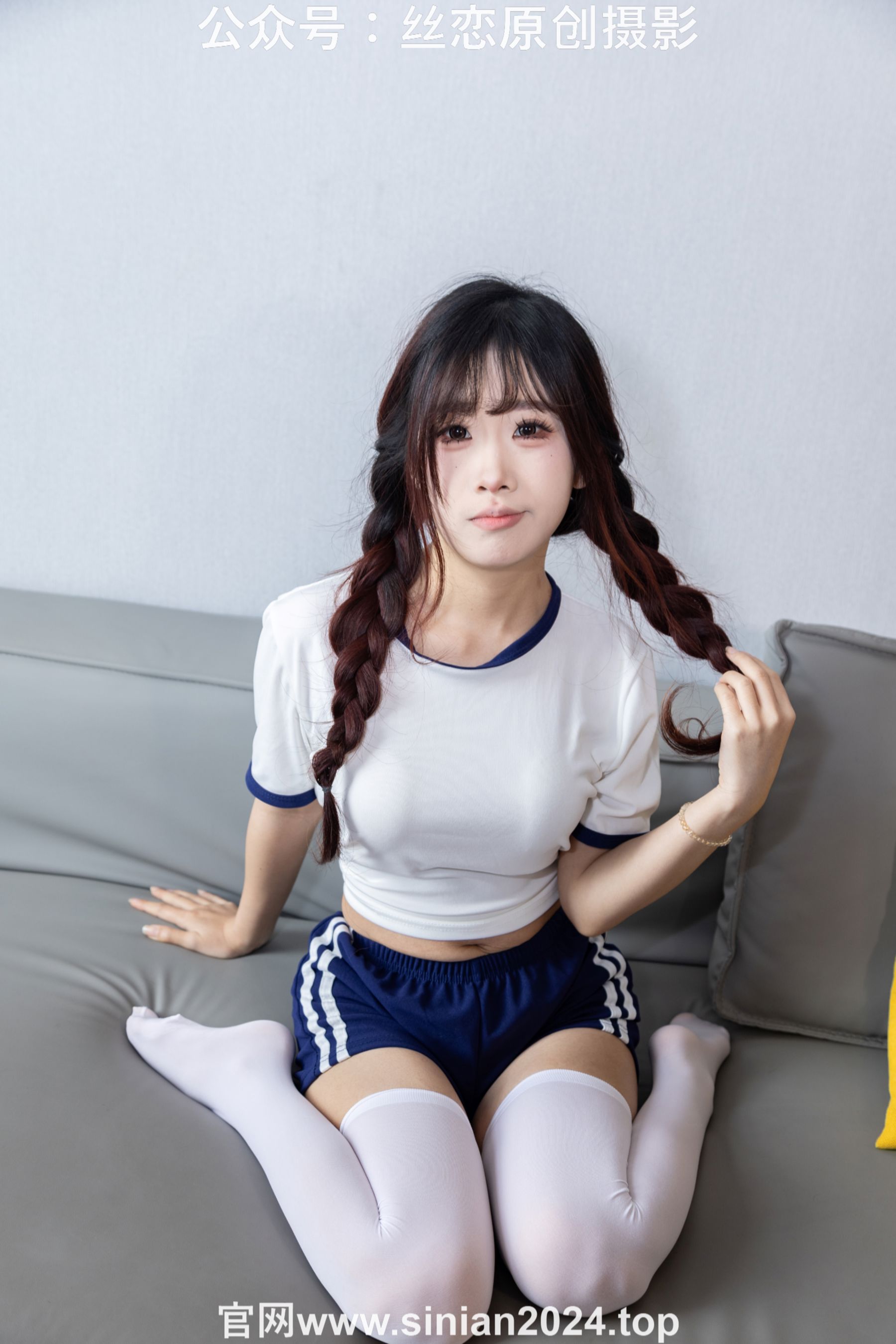 丝恋摄影 No.056 小梦-经典蓝白体操服  厚白丝袜 白色帆布鞋/(197P)