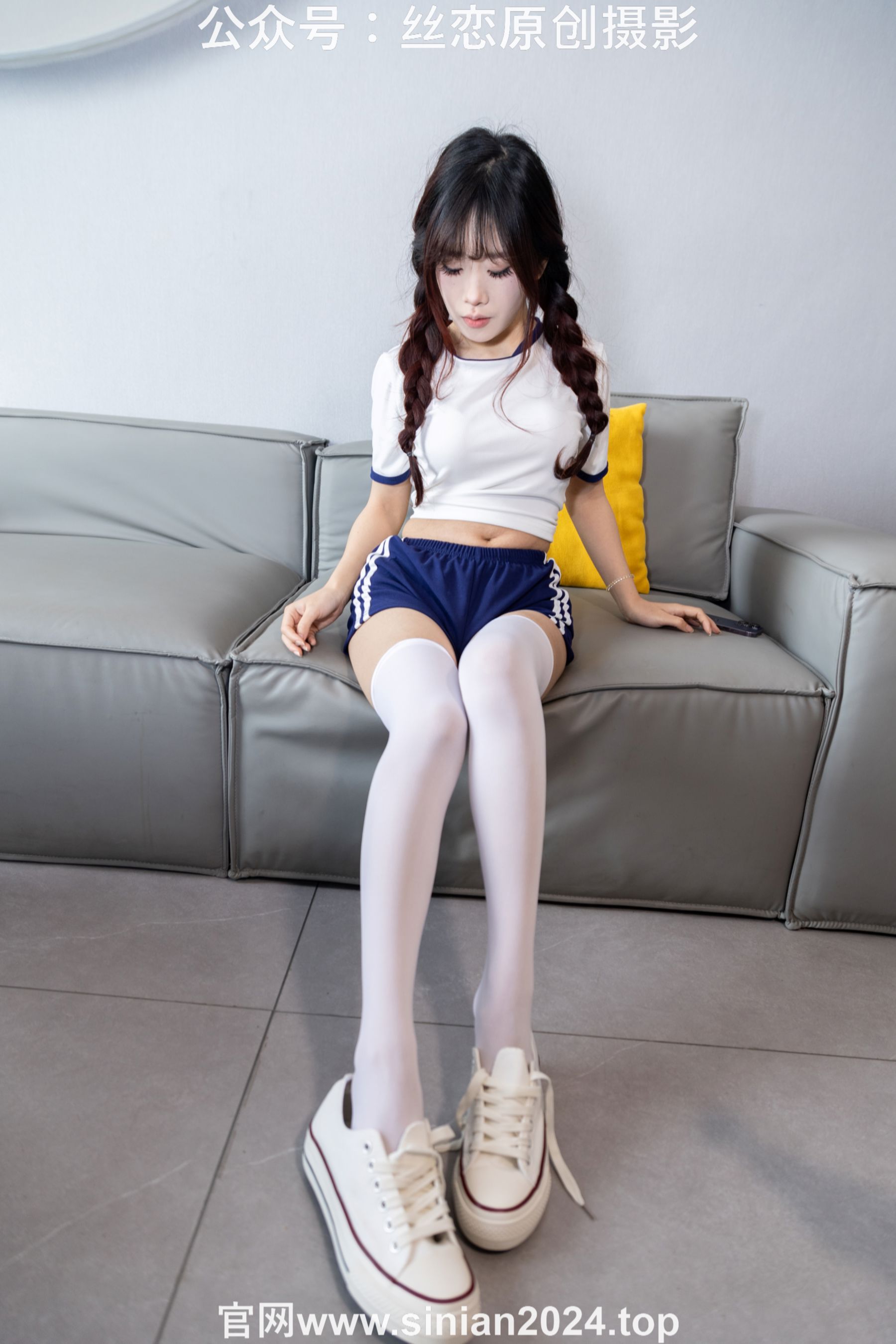 丝恋摄影 No.056 小梦-经典蓝白体操服  厚白丝袜 白色帆布鞋/(197P)
