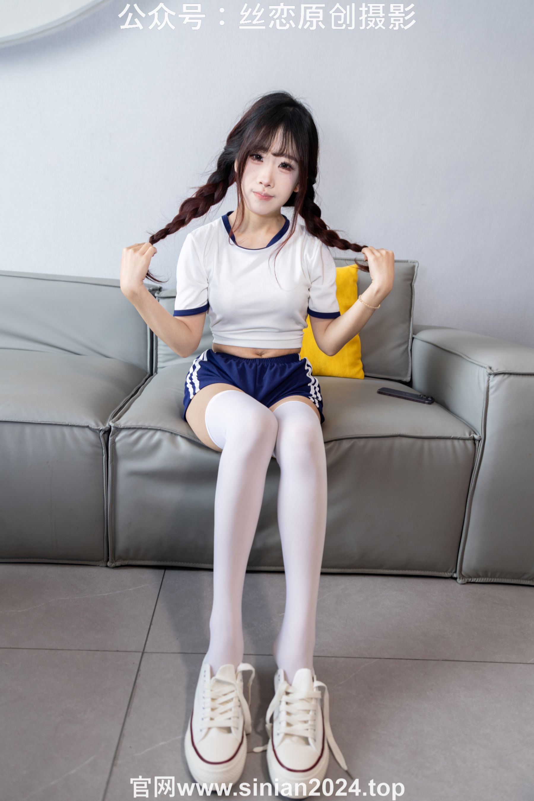 丝恋摄影 No.056 小梦-经典蓝白体操服  厚白丝袜 白色帆布鞋/(197P)