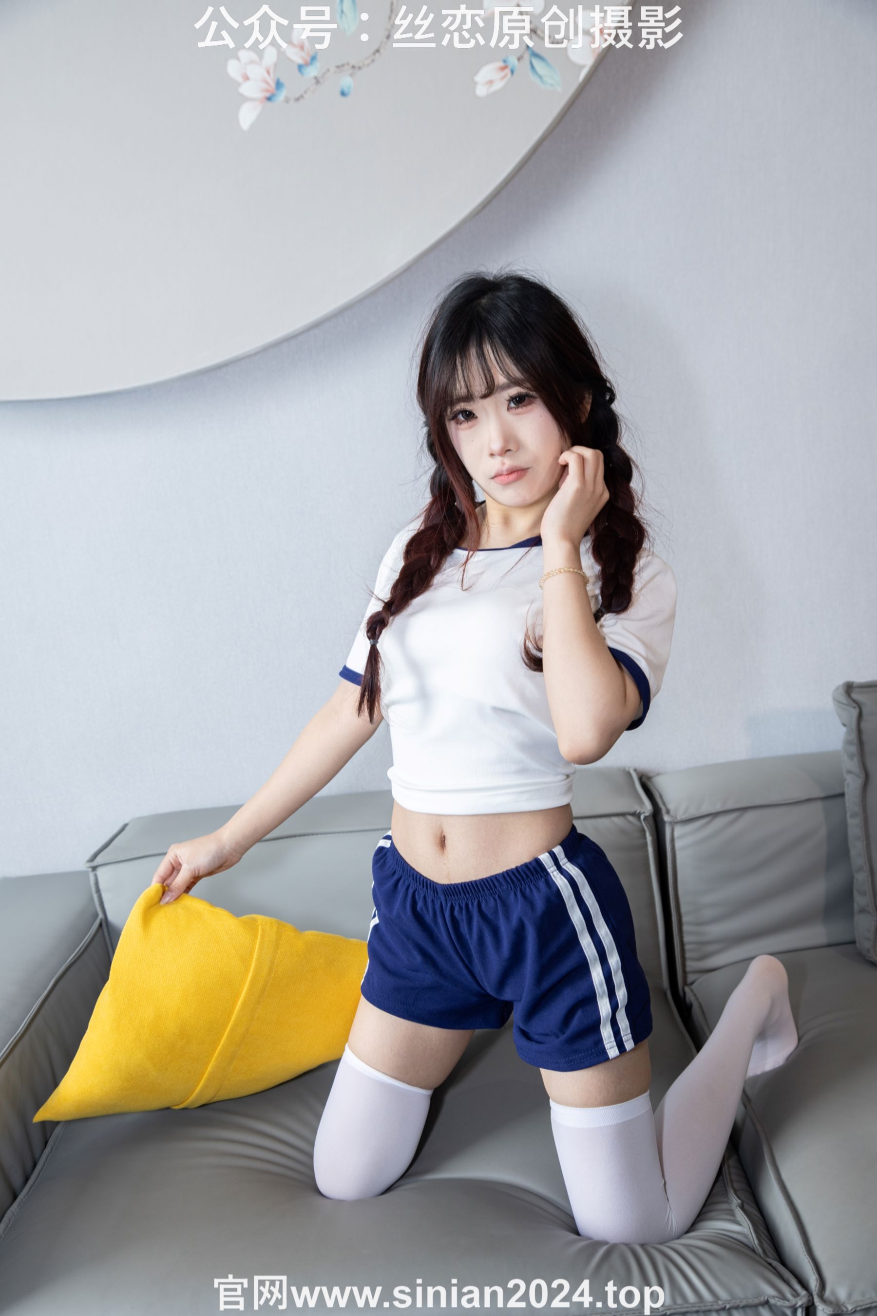 丝恋摄影 No.056 小梦-经典蓝白体操服  厚白丝袜 白色帆布鞋/(197P)