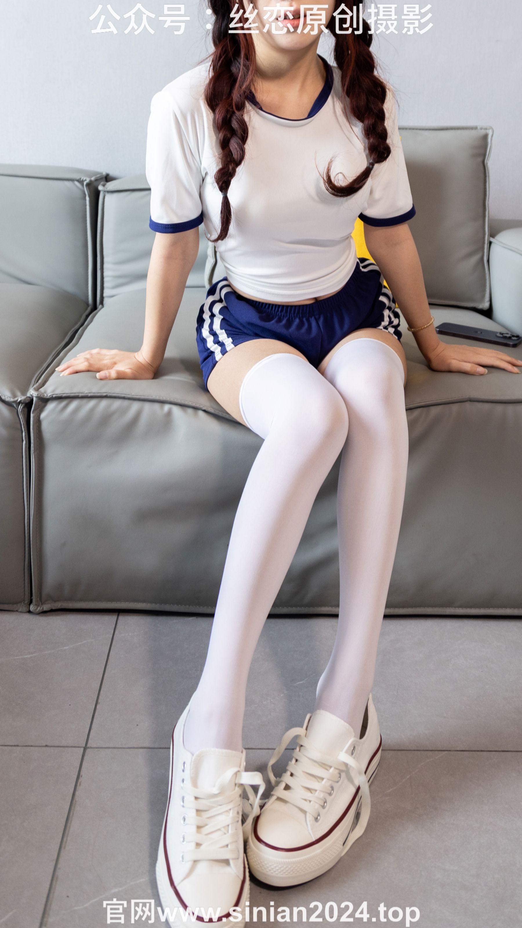 丝恋摄影 No.056 小梦-经典蓝白体操服  厚白丝袜 白色帆布鞋/(197P)