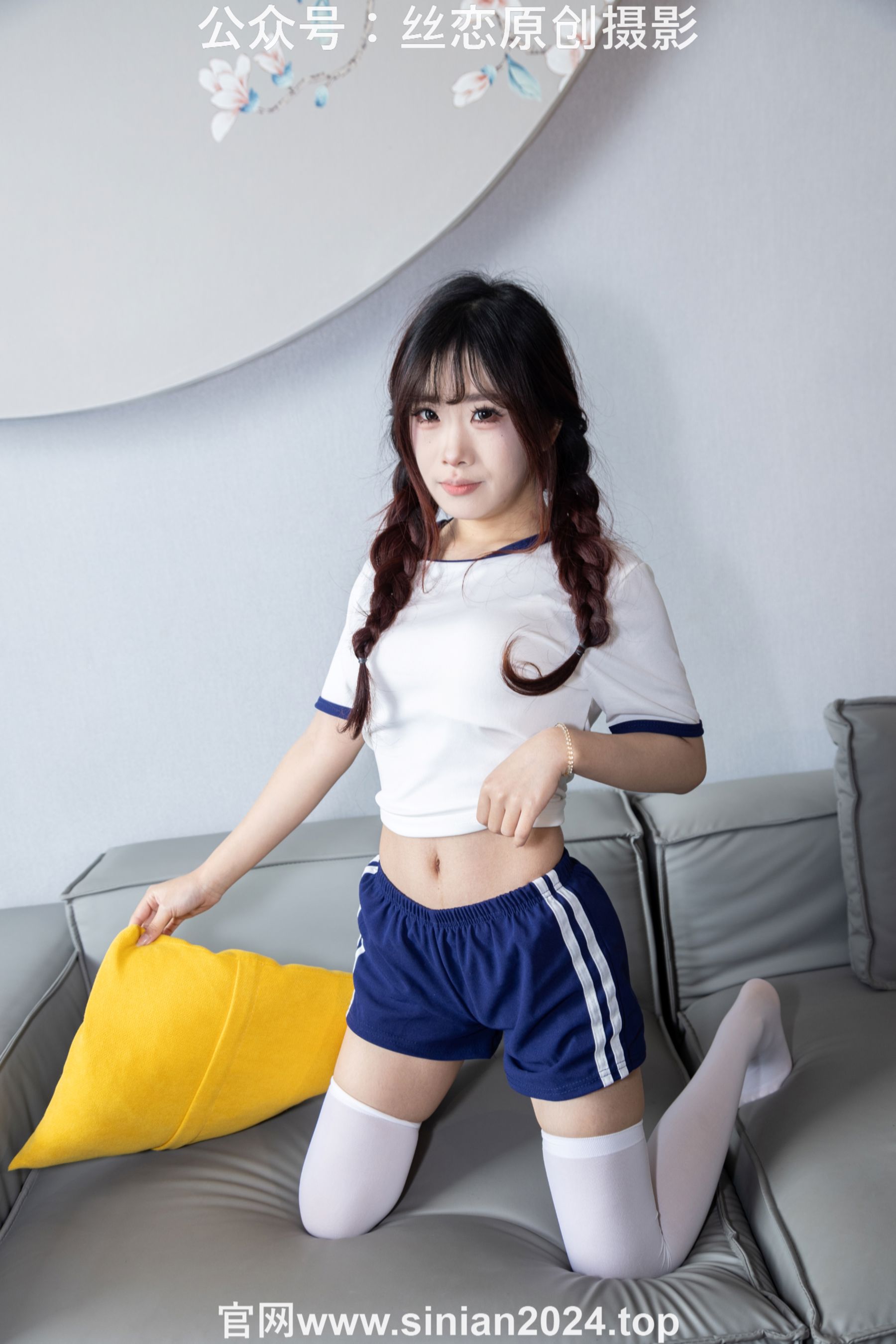丝恋摄影 No.056 小梦-经典蓝白体操服  厚白丝袜 白色帆布鞋/(197P)