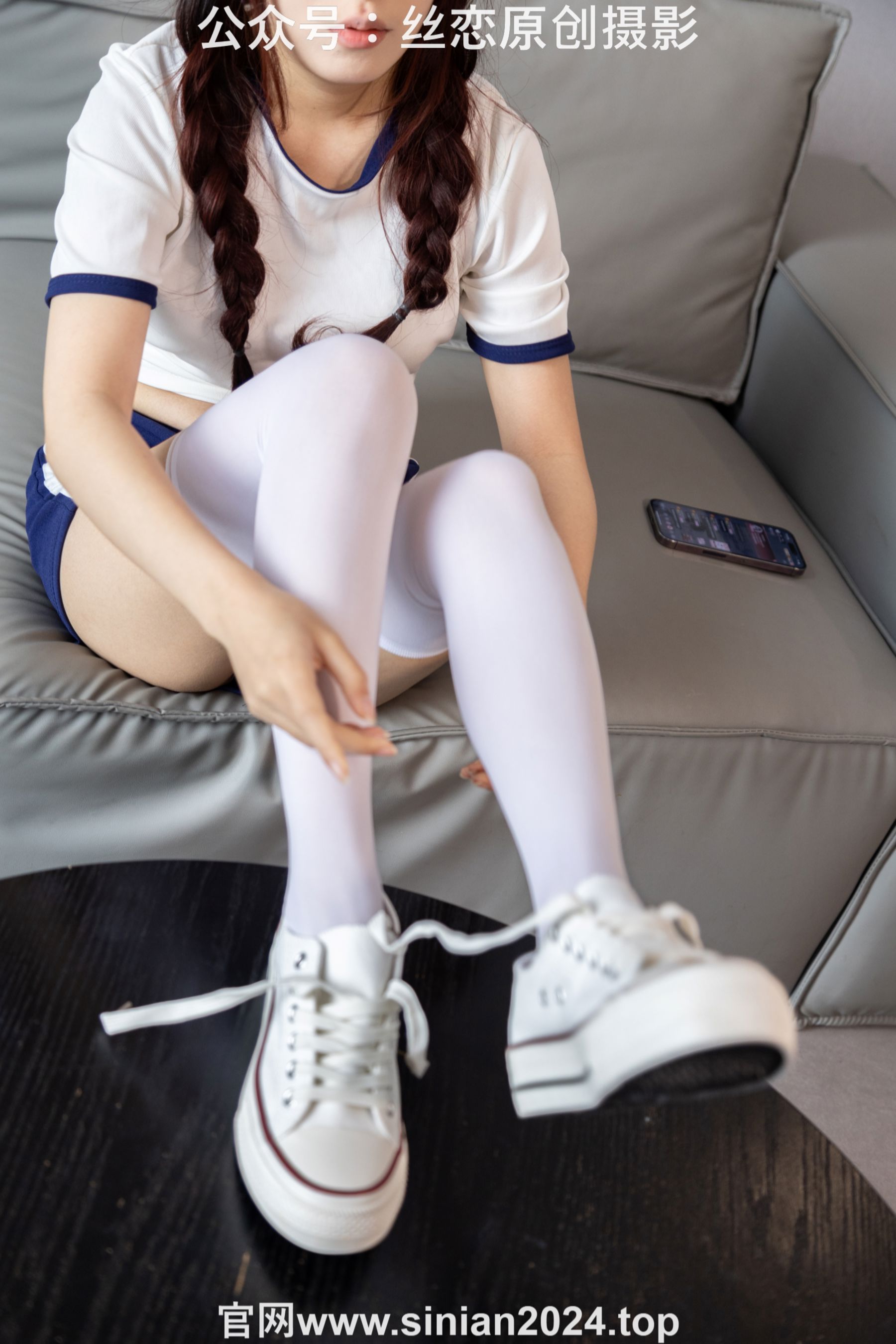 丝恋摄影 No.056 小梦-经典蓝白体操服  厚白丝袜 白色帆布鞋/(197P)